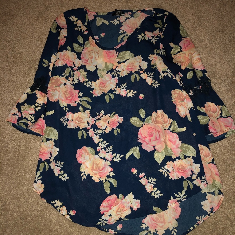 Rue 21 Floral & Flowy Bell Sleeve Top